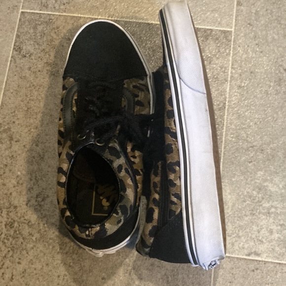 Vans - Picture 9 of 13
